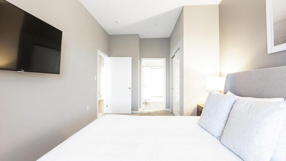 Landing Modern Apartment with Amazing Amenities (ID9436X35) Apartment in Fort Wayne