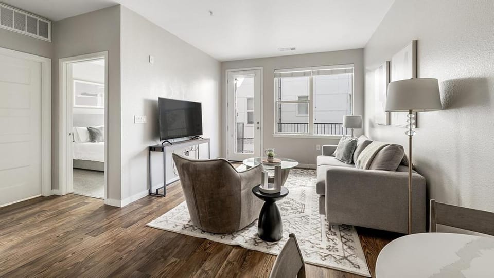 Landing Modern Apartment with Amazing Amenities (ID3151X13) Apartment in Louisville