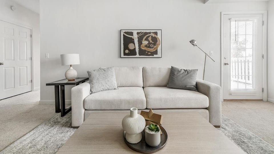 Landing Modern Apartment with Amazing Amenities (ID6425X78) Apartment in Lexington