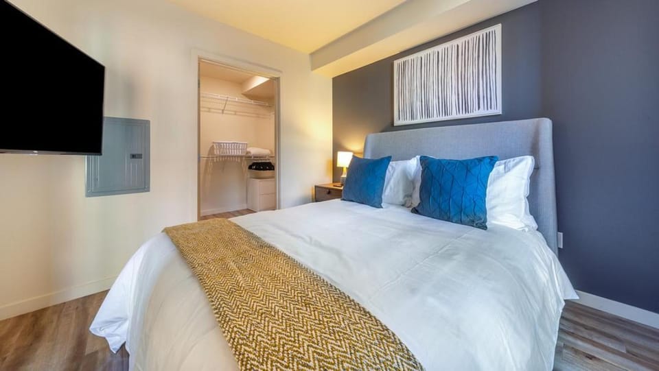 Landing Modern Apartment with Amazing Amenities (ID7286X92) Apartment in Tacoma