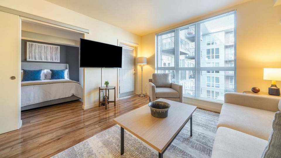 Landing Modern Apartment with Amazing Amenities (ID7286X92) Apartment in Tacoma