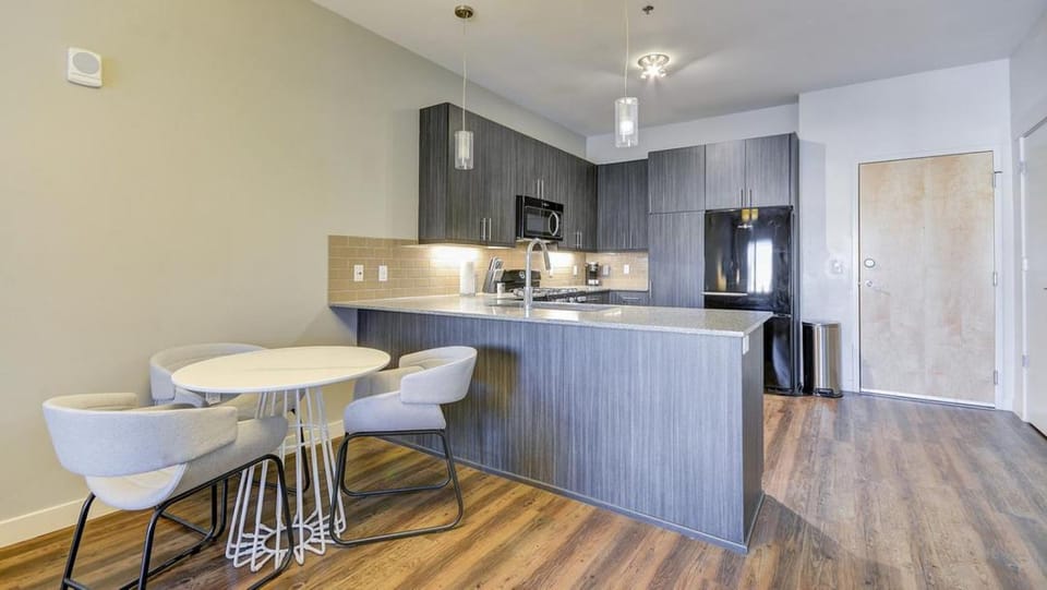 Landing Modern Apartment with Amazing Amenities (ID6644) Apartment in Sandy