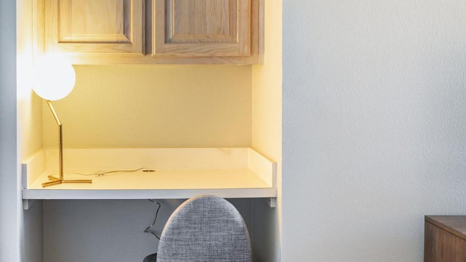 Landing Modern Apartment with Amazing Amenities (ID8628X77) Apartment in Tulsa