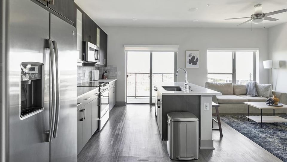Landing Modern Apartment with Amazing Amenities (ID7967X54) Apartment in Plano