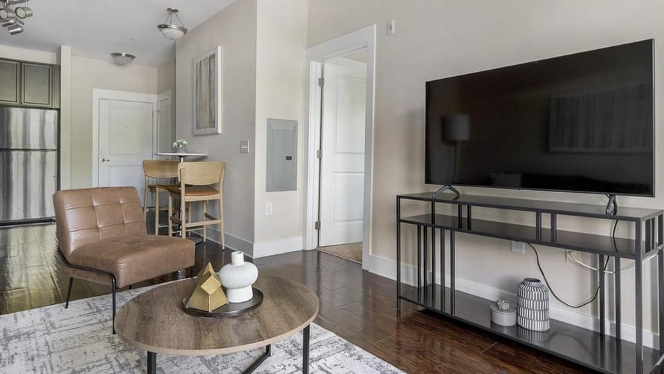 Landing Modern Apartment with Amazing Amenities (ID5860X16) Apartment in Raleigh