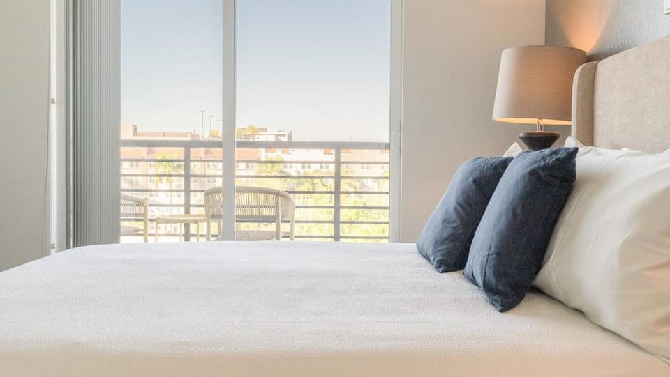 Landing Modern Apartment with Amazing Amenities (ID8168X23) Apartment in Fort Lauderdale