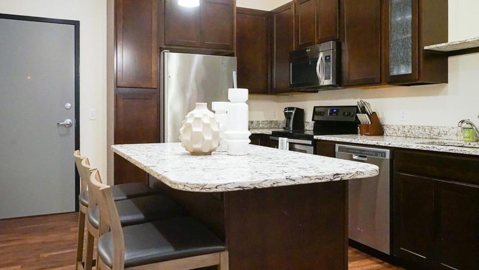 Landing Modern Apartment with Amazing Amenities (ID8398X48) Apartment in Omaha