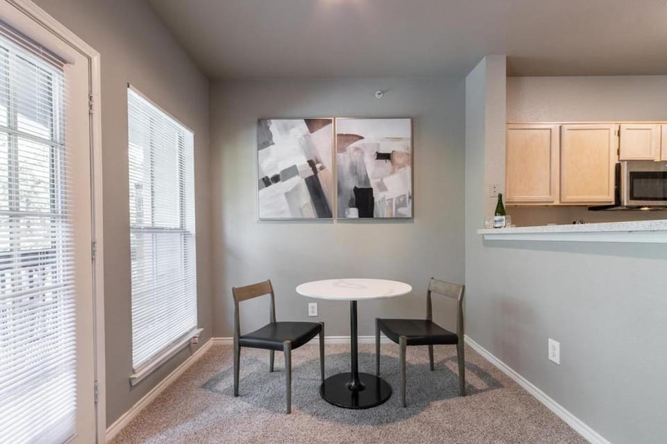 Landing Modern Apartment with Amazing Amenities (ID5301X35) Apartment in Irving