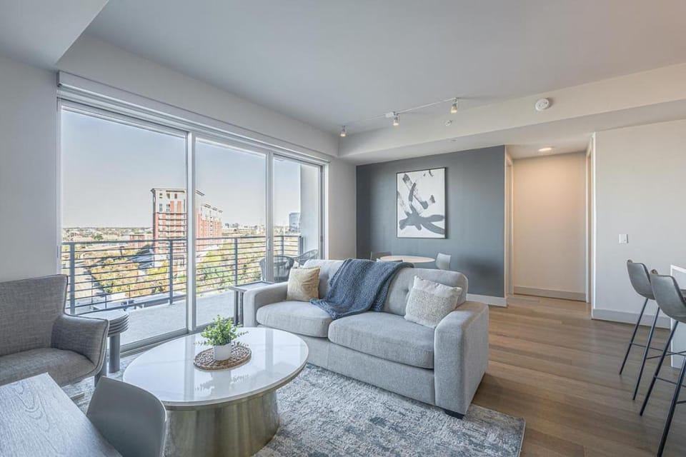 Landing Modern Apartment with Amazing Amenities (ID512) Apartment in Dallas