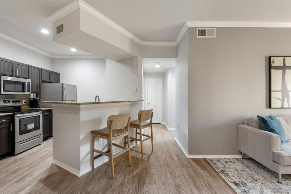 Landing Modern Apartment with Amazing Amenities (ID2249) Apartment in Lakeway