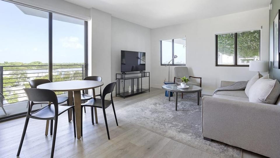 Landing Modern Apartment with Amazing Amenities (ID7195) Apartment in Pompano Beach