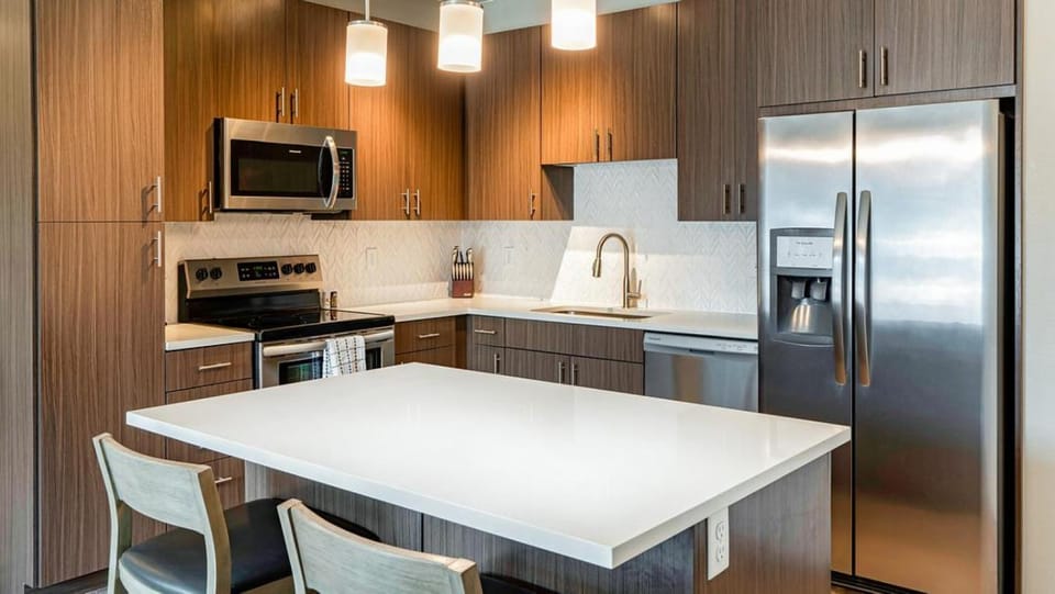 Landing Modern Apartment with Amazing Amenities (ID2113X99) Apartment in Commerce City