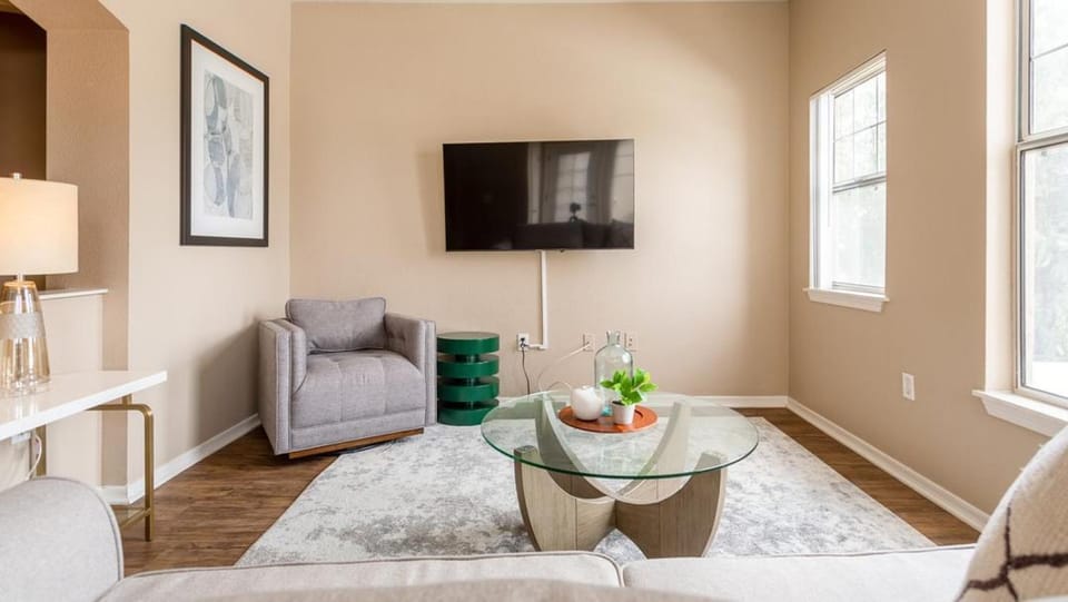 Landing Modern Apartment with Amazing Amenities (ID2764X0) Apartment in Chandler
