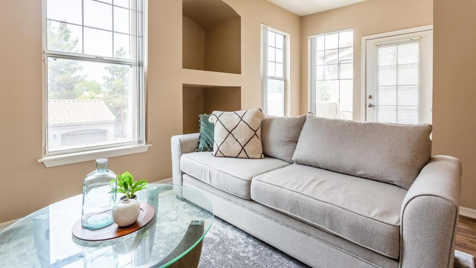 Landing Modern Apartment with Amazing Amenities (ID2764X0) Apartment in Chandler