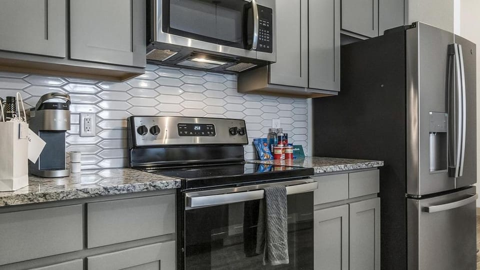 Landing Modern Apartment with Amazing Amenities (ID8815X52) Apartment in El Paso