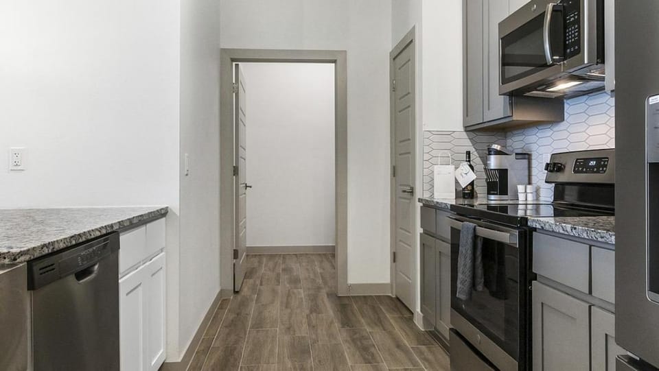 Landing Modern Apartment with Amazing Amenities (ID8815X52) Apartment in El Paso