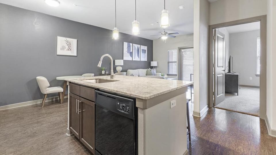 Landing Modern Apartment with Amazing Amenities (ID1179X703) Apartment in Fort Worth