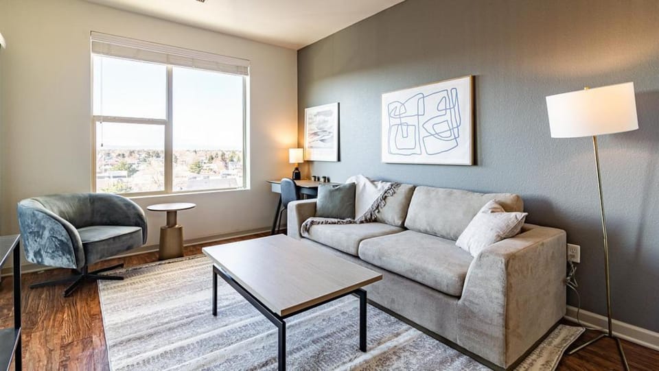 Landing Modern Apartment with Amazing Amenities (ID7813X12) Apartment in Aurora