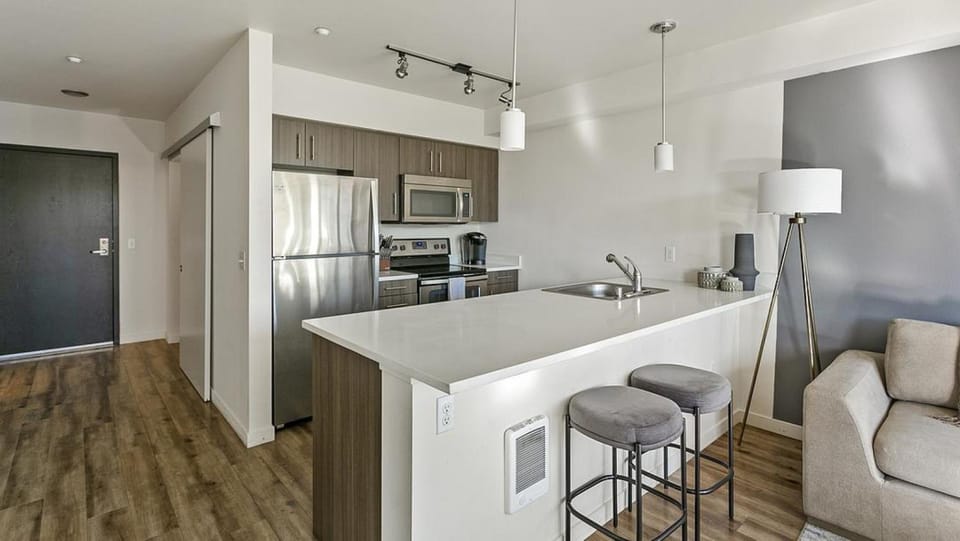 Landing Modern Apartment with Amazing Amenities (ID6509X60) Apartment in Tacoma