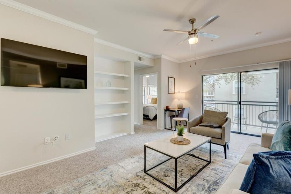 Landing Modern Apartment with Amazing Amenities (ID4339X4) Apartment in Euless