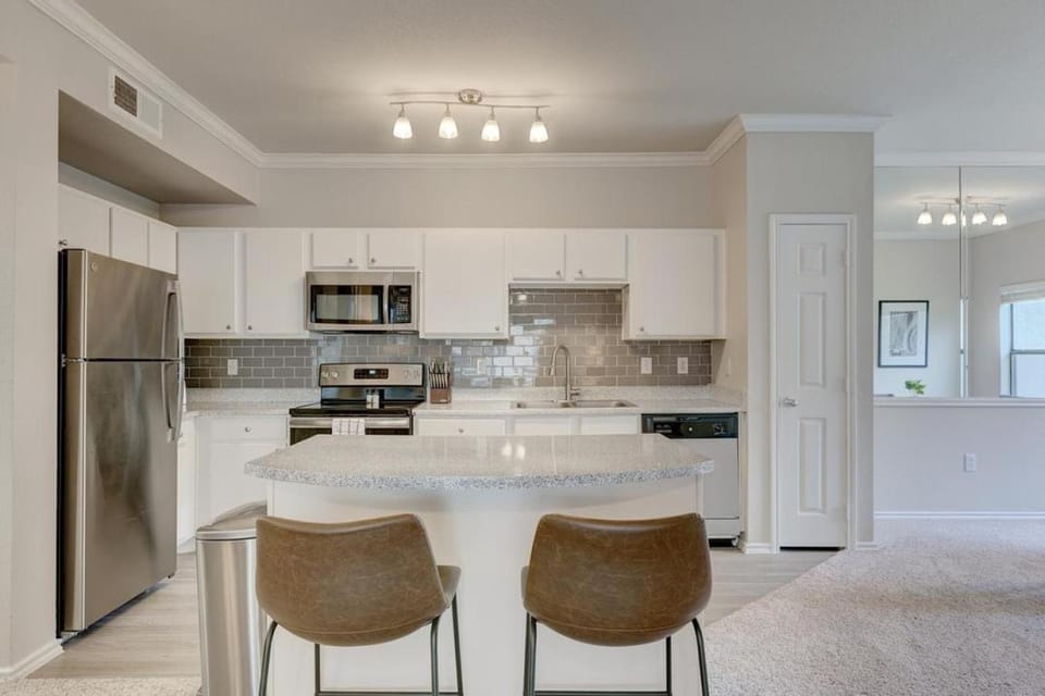 Landing Modern Apartment with Amazing Amenities (ID4339X4) Apartment in Euless