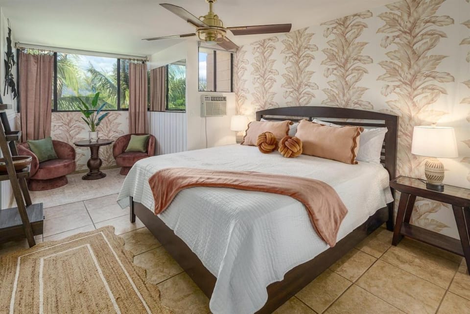 Chic Beachfront Condo— Newly Remodeled — 2024 House in Maalaea