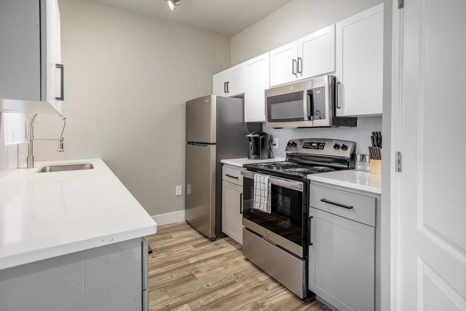 Landing Modern Apartment with Amazing Amenities (ID8723X6) Apartment in Phoenix