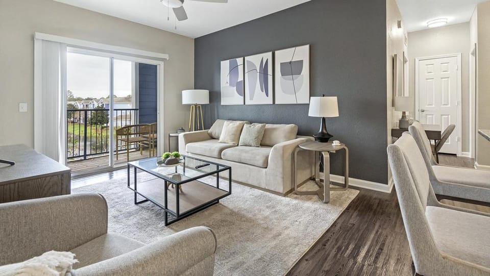 Landing Modern Apartment with Amazing Amenities (ID8568X76) Apartment in Jacksonville