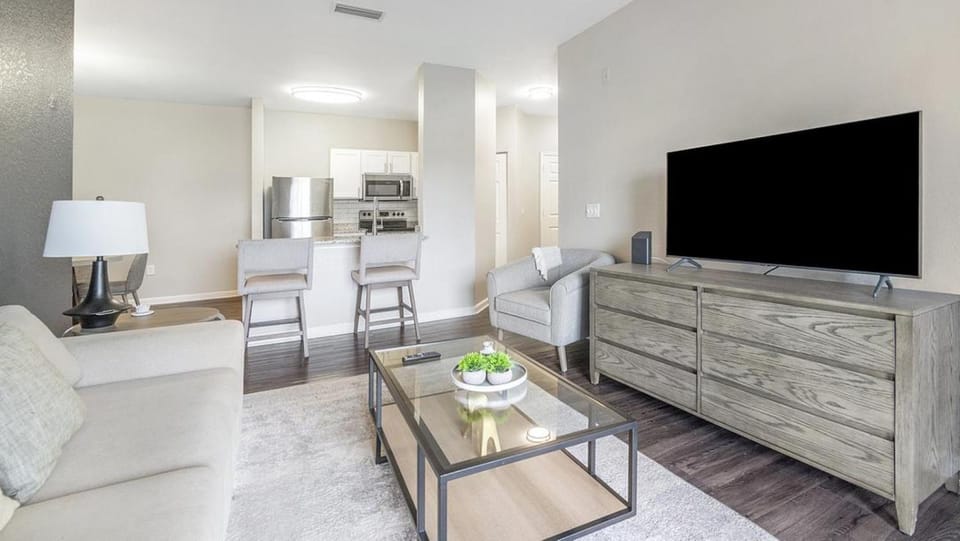 Landing Modern Apartment with Amazing Amenities (ID8568X76) Apartment in Jacksonville