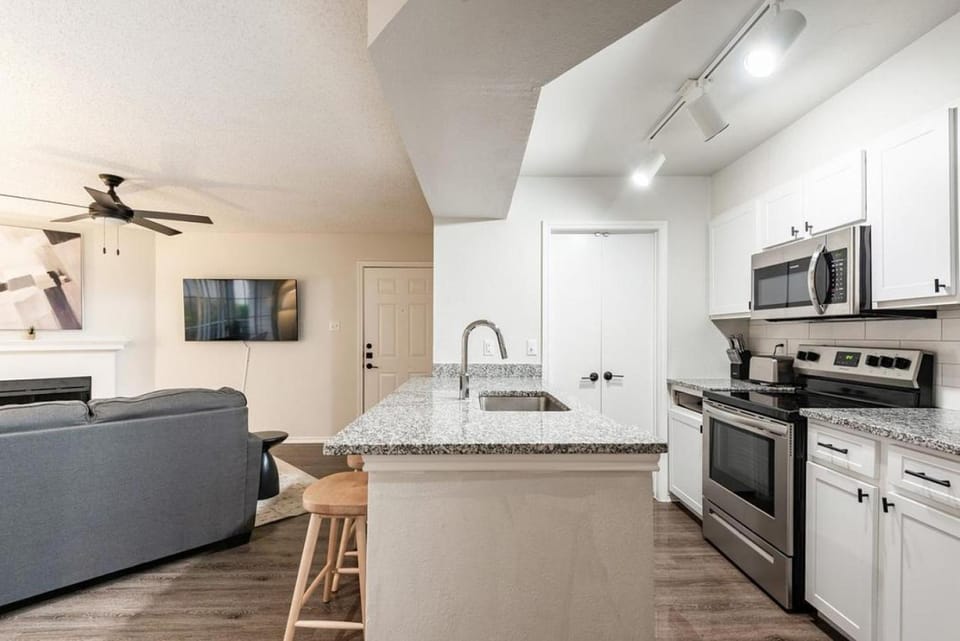 Landing Modern Apartment with Amazing Amenities (ID6054X71) Apartment in Fort Worth