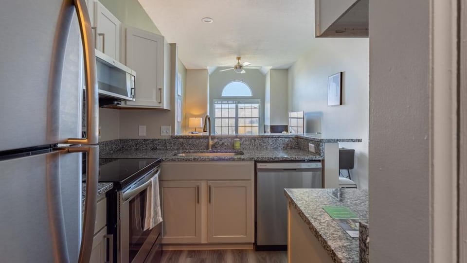 Landing Modern Apartment with Amazing Amenities (ID1193X713) Apartment in Indianapolis