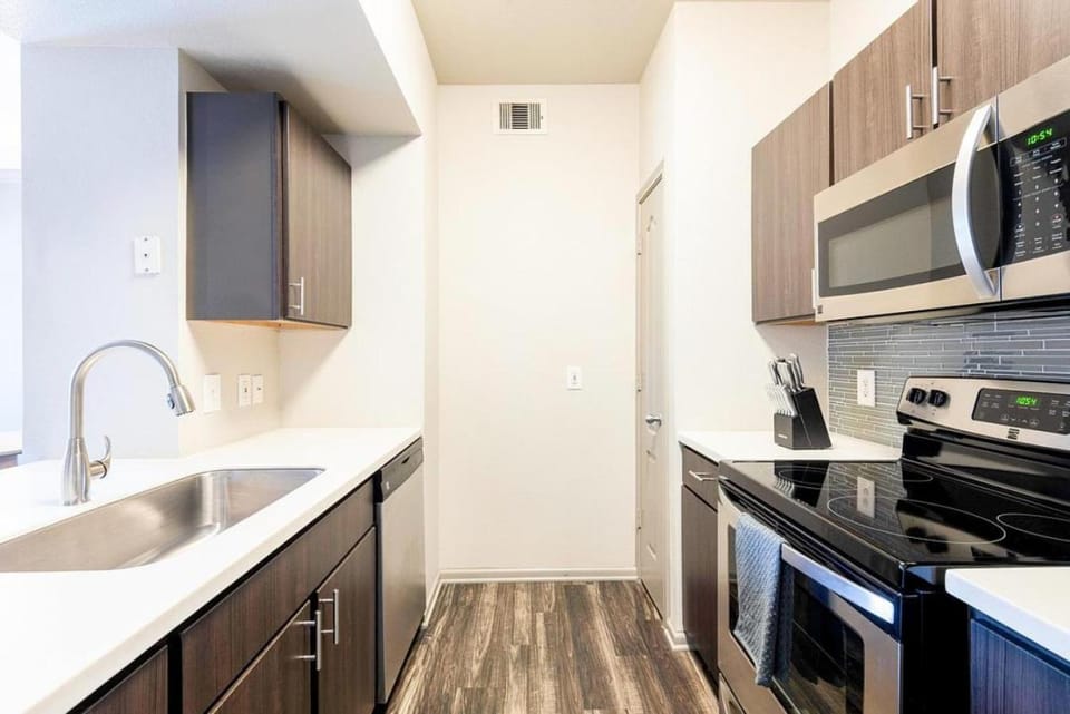 Landing Modern Apartment with Amazing Amenities (ID4320X88) Apartment in Cedar Park