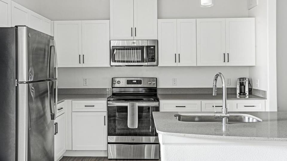 Landing Modern Apartment with Amazing Amenities (ID1388X815) Apartment in Windemere