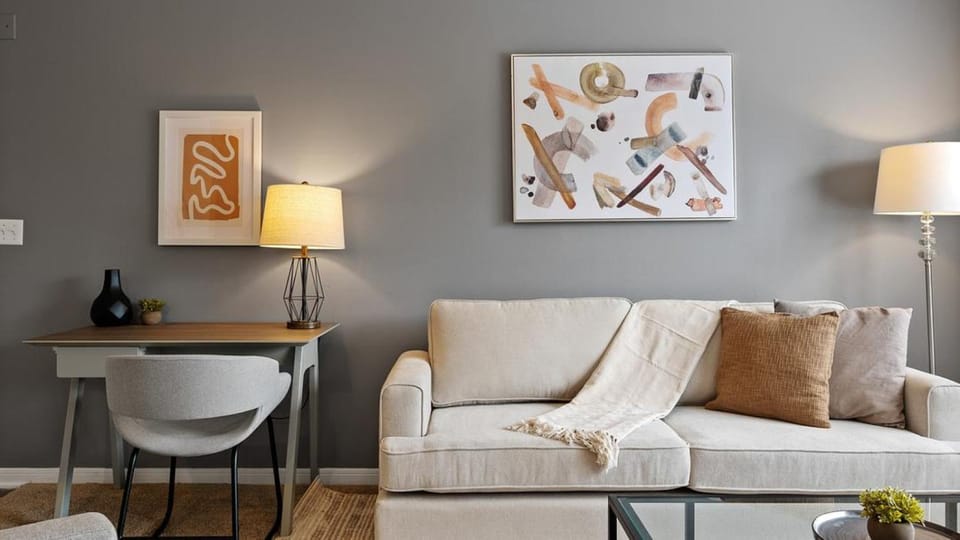 Landing Modern Apartment with Amazing Amenities (ID8439X05) Apartment in Brentwood