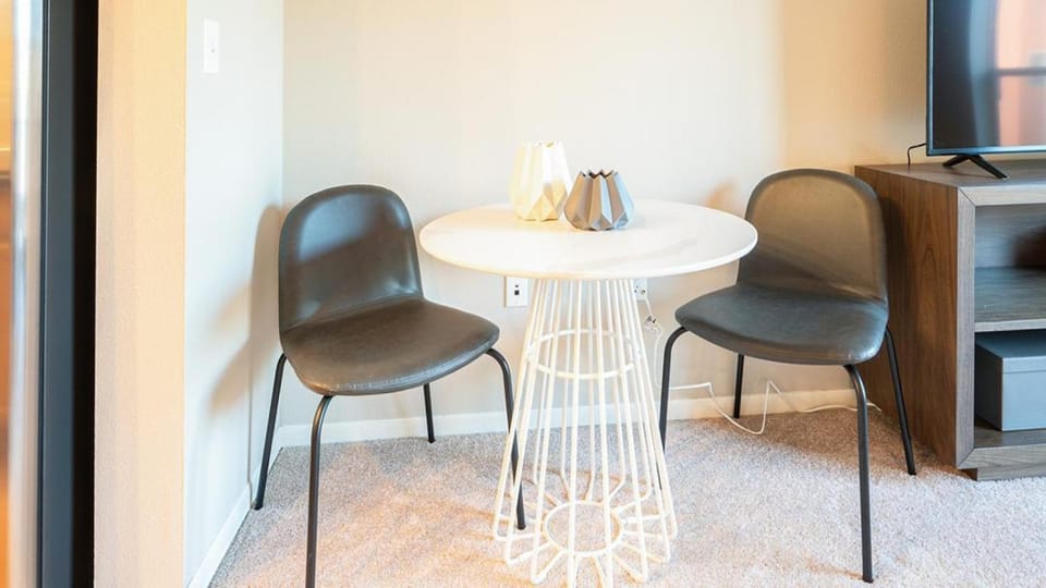 Landing Modern Apartment with Amazing Amenities (ID7380X13) Apartment in Maplewood