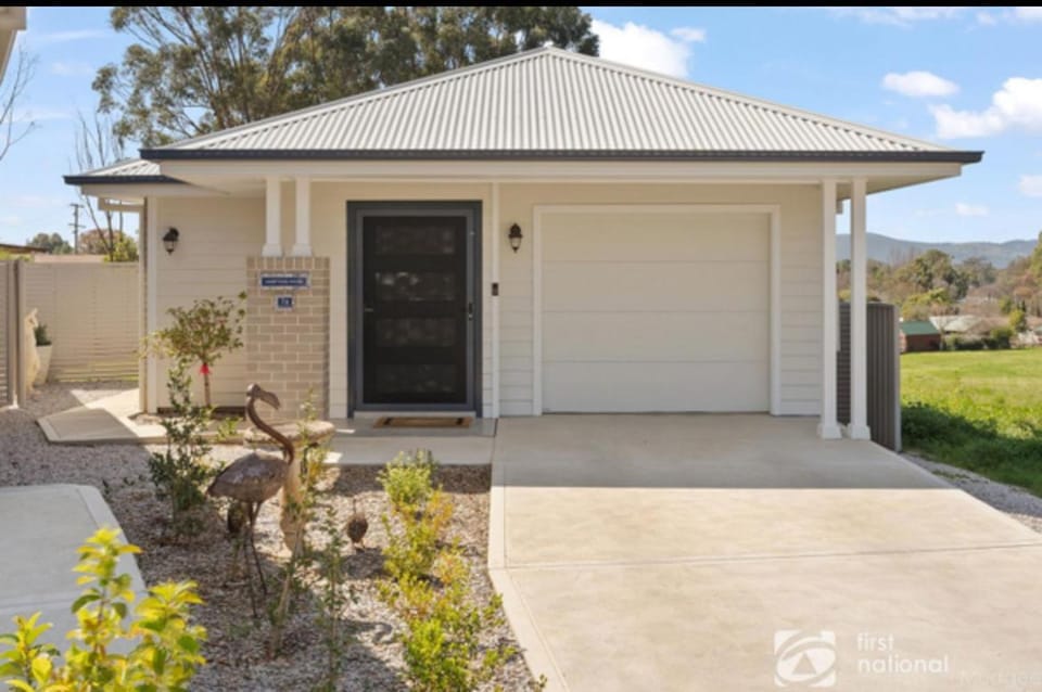 Hamptons House Mudgee -Lux Stays House in Mudgee