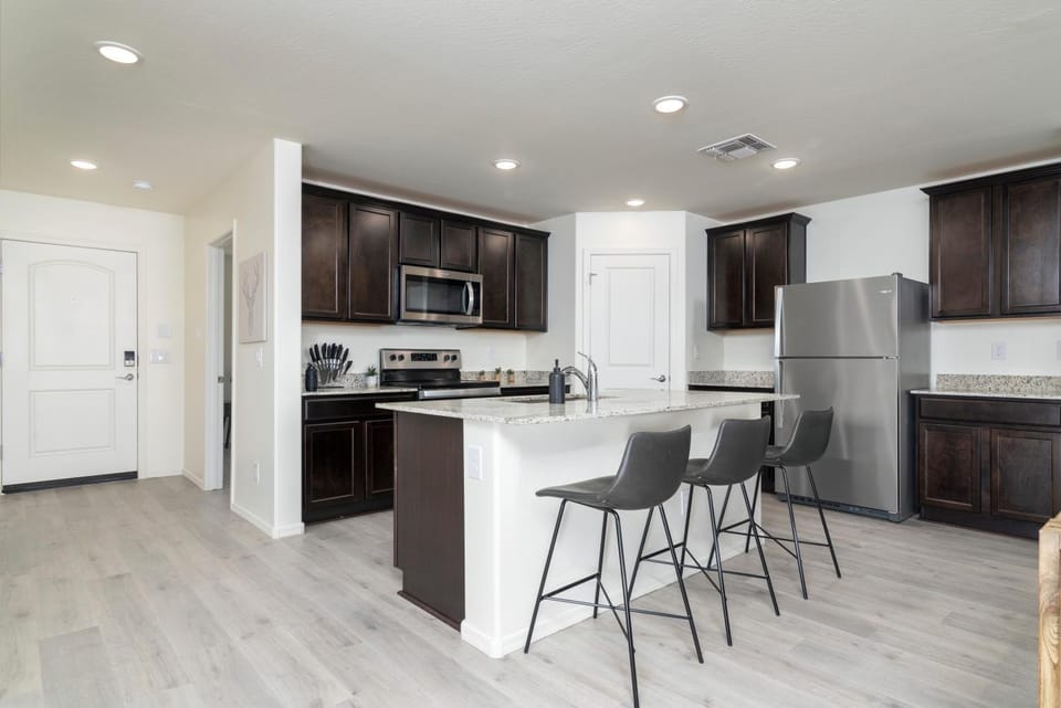 Kitchen or kitchenette, Dining area, minibar, pet friendly, stove