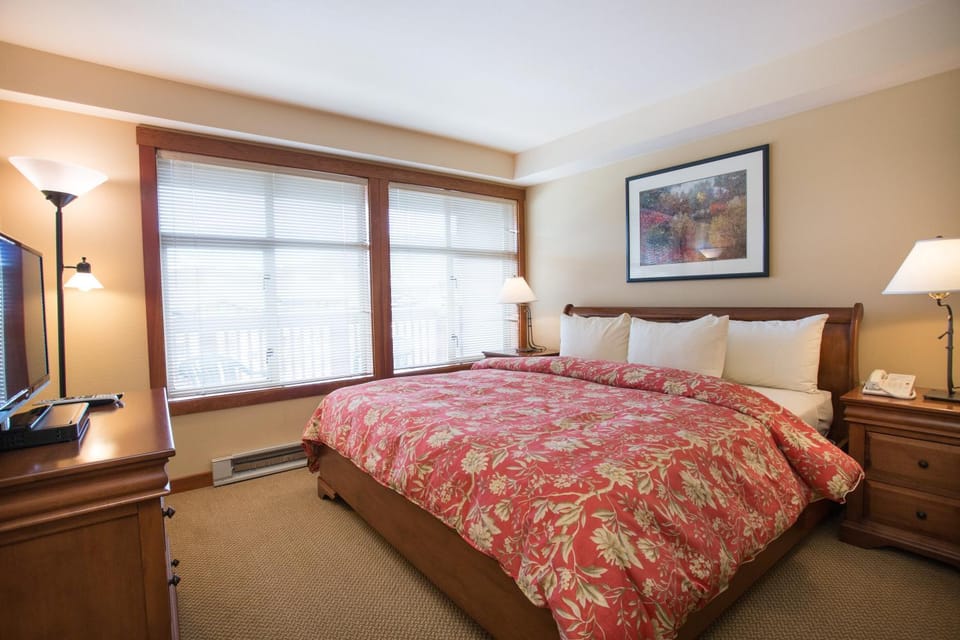 3412 - One Bedroom Den Standard Powderhorn Lodge condo Apartment in Utah