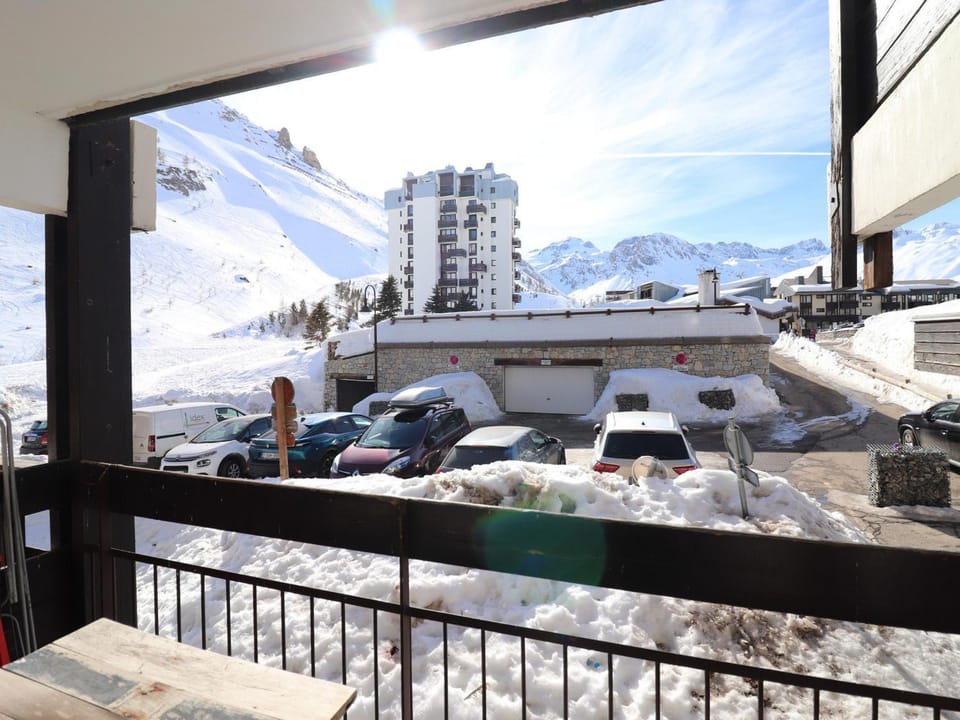 Studio rénové Proche pistes et commerces Balcon et WIFI - FR-1-502-554 Apartment in Tignes