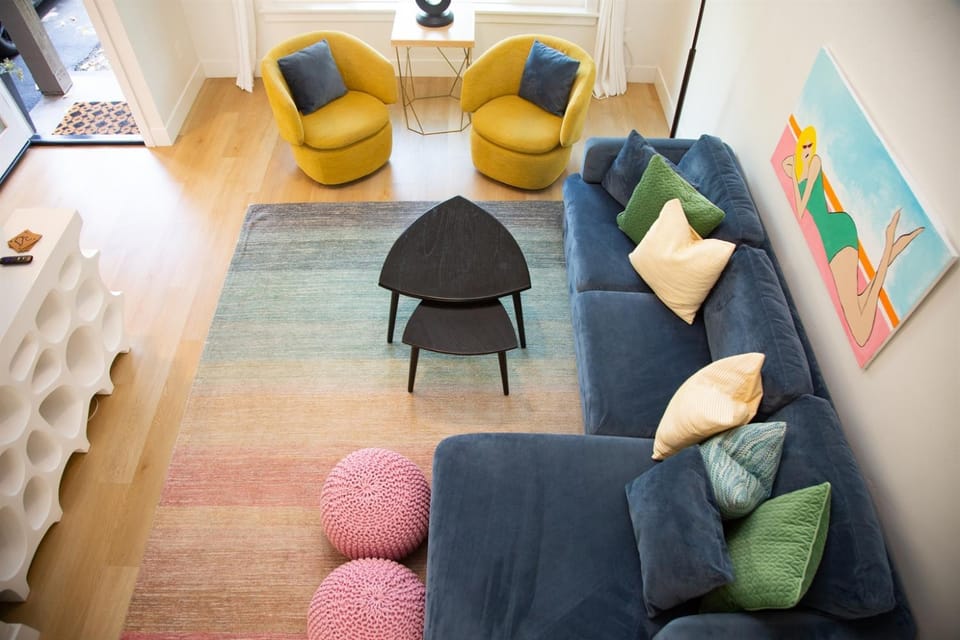 Geometric Loft renovated, hip, pets, poolspa House in Solana Beach