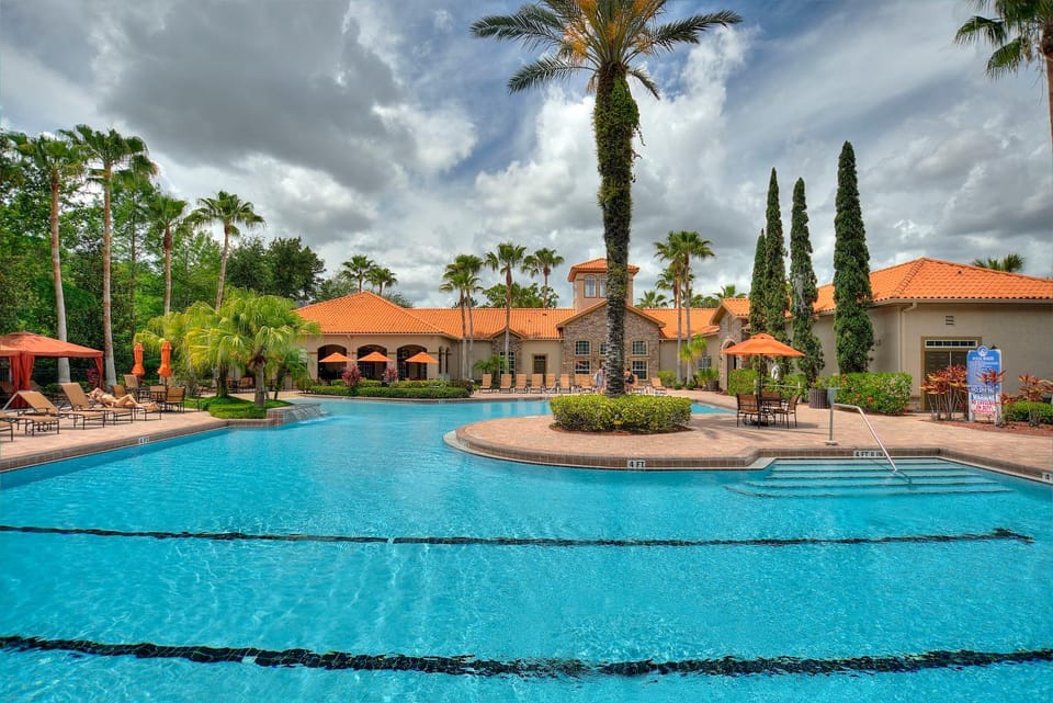 Royale Blue House in Four Corners