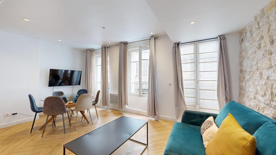 TV and multimedia, Living room, Dining area