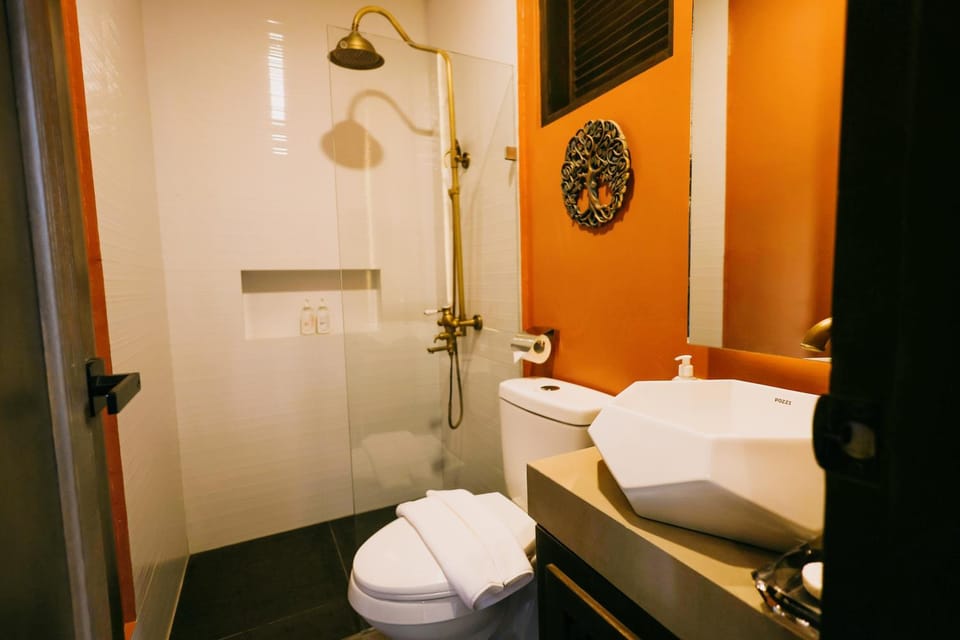 Bathroom, towels
