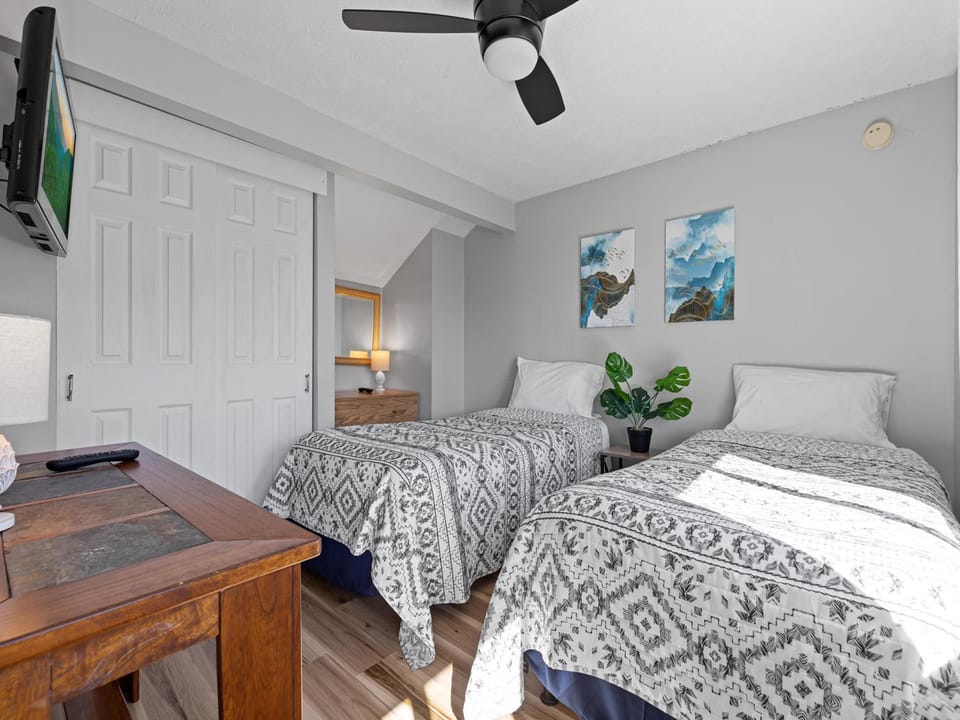 Bed, TV and multimedia, Bedroom, furniture, wardrobe