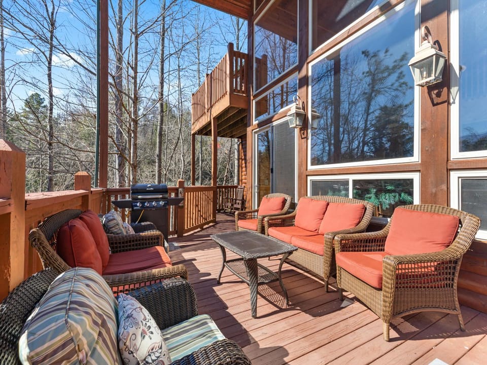 Patio, Natural landscape, BBQ facilities, Seating area
