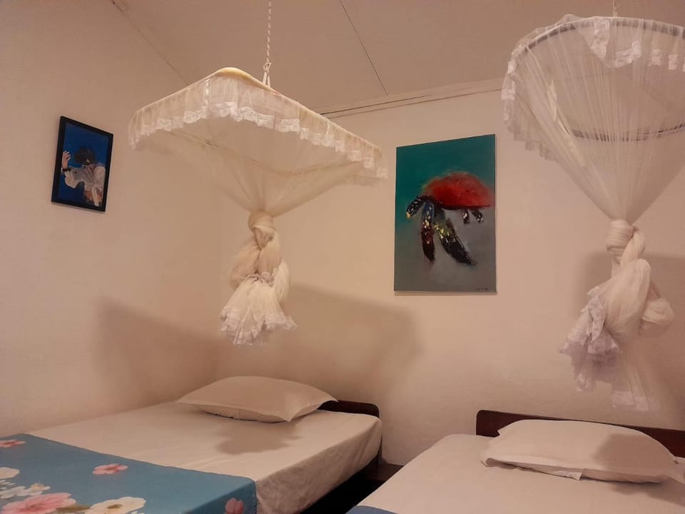 Property building, Bed, Bedroom