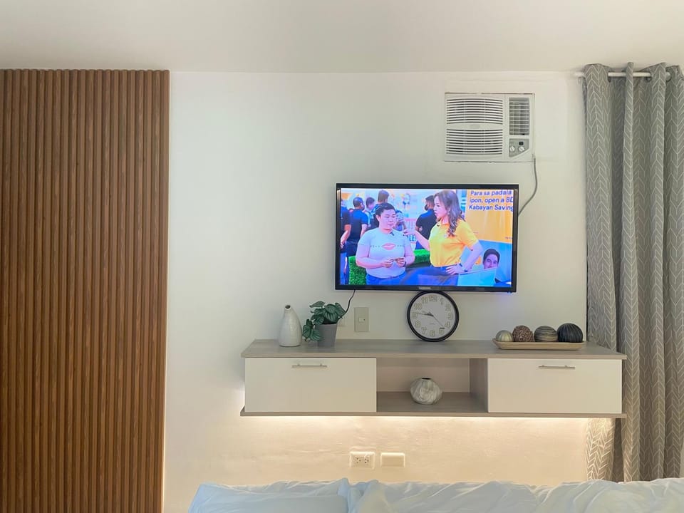 TV and multimedia, Evening entertainment