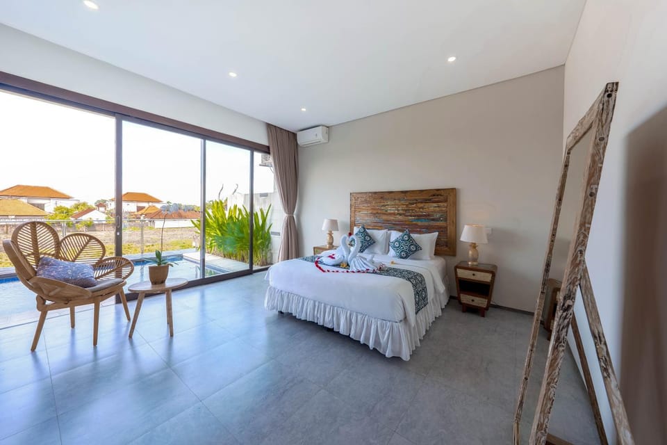 Bed, View (from property/room), Balcony/Terrace, Living room, Photo of the whole room, Seating area, Bedroom