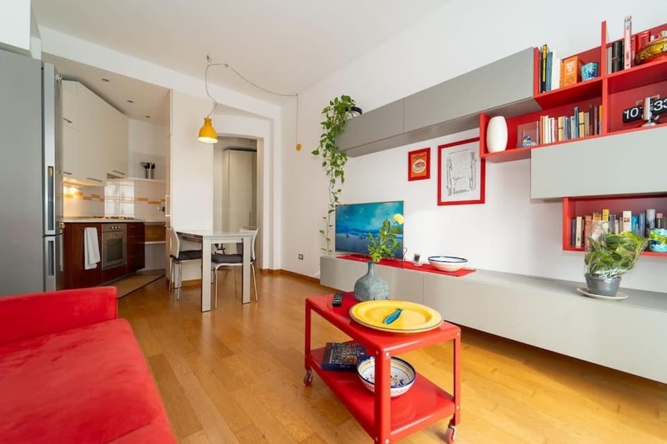 TV and multimedia, Kitchen or kitchenette, Living room, Seating area, Dining area, hair dresser