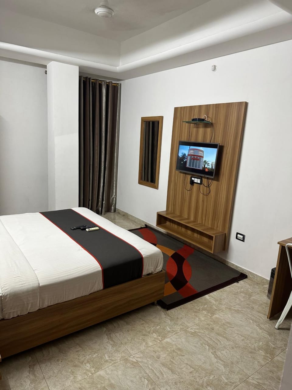 Gulnaar Inn Near US Counsulate Sankar nethralaya Apollo Hospital Hotel in Chennai